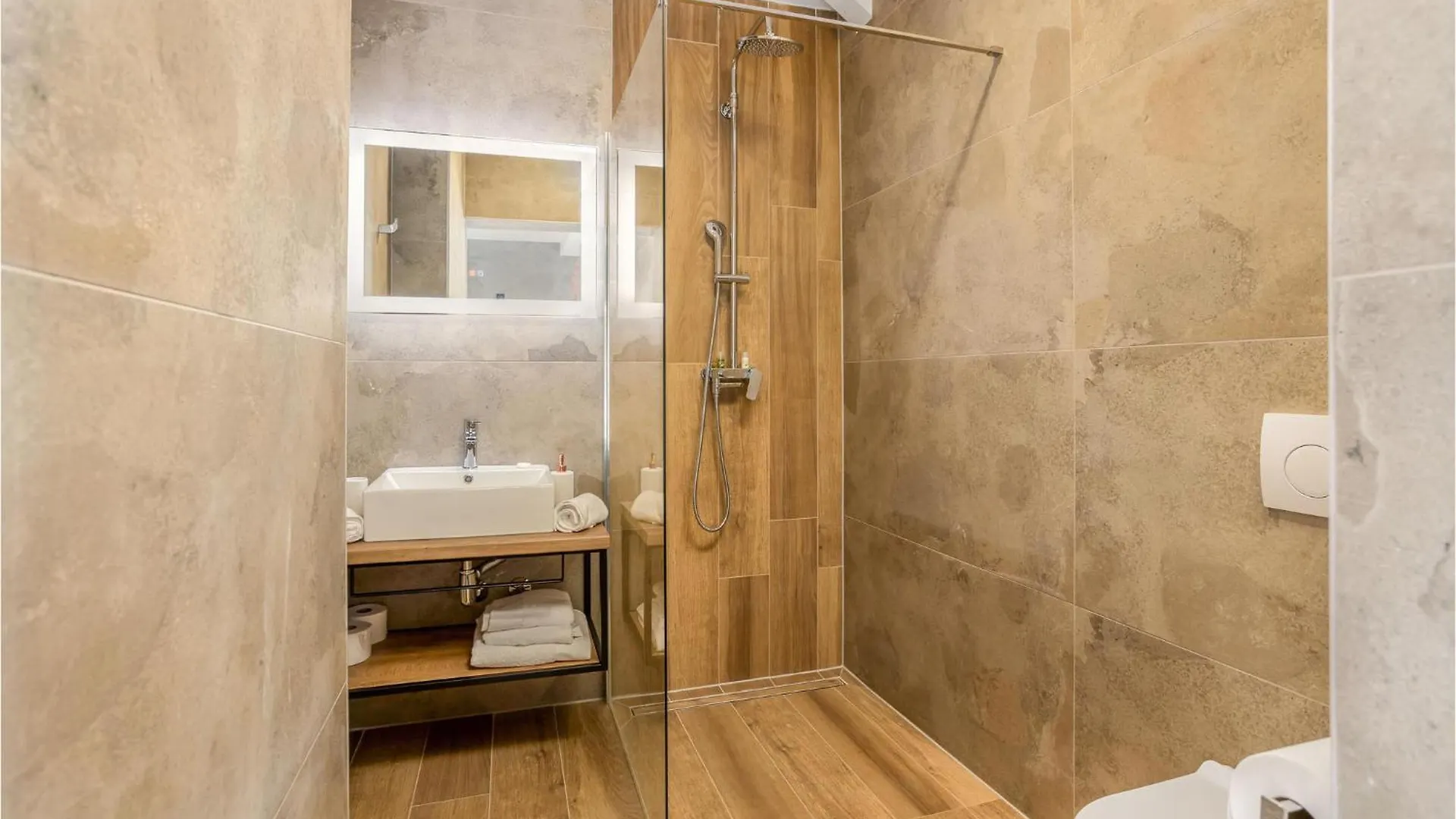 Awesome Home In Stari Laz With Kitchen Holiday home