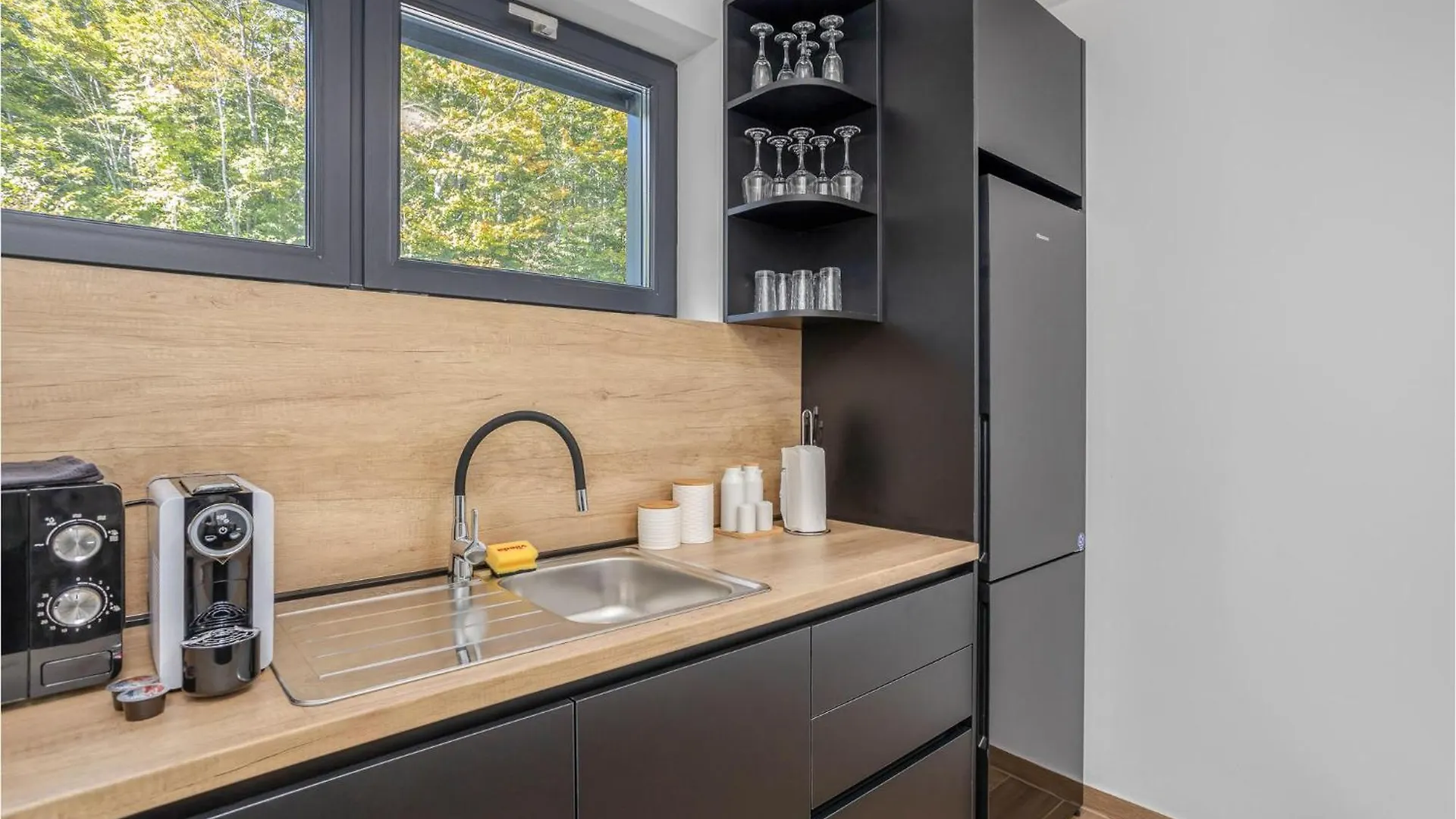Awesome Home In Stari Laz With Kitchen