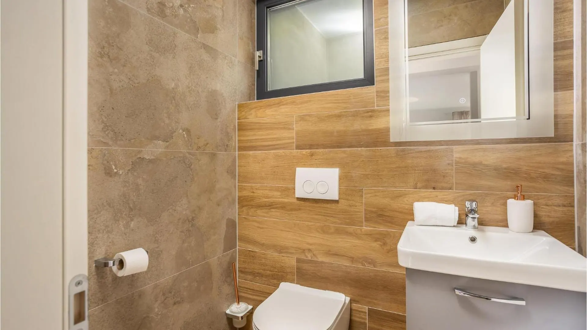 Awesome Home In Stari Laz With Kitchen 0*,  Croatia