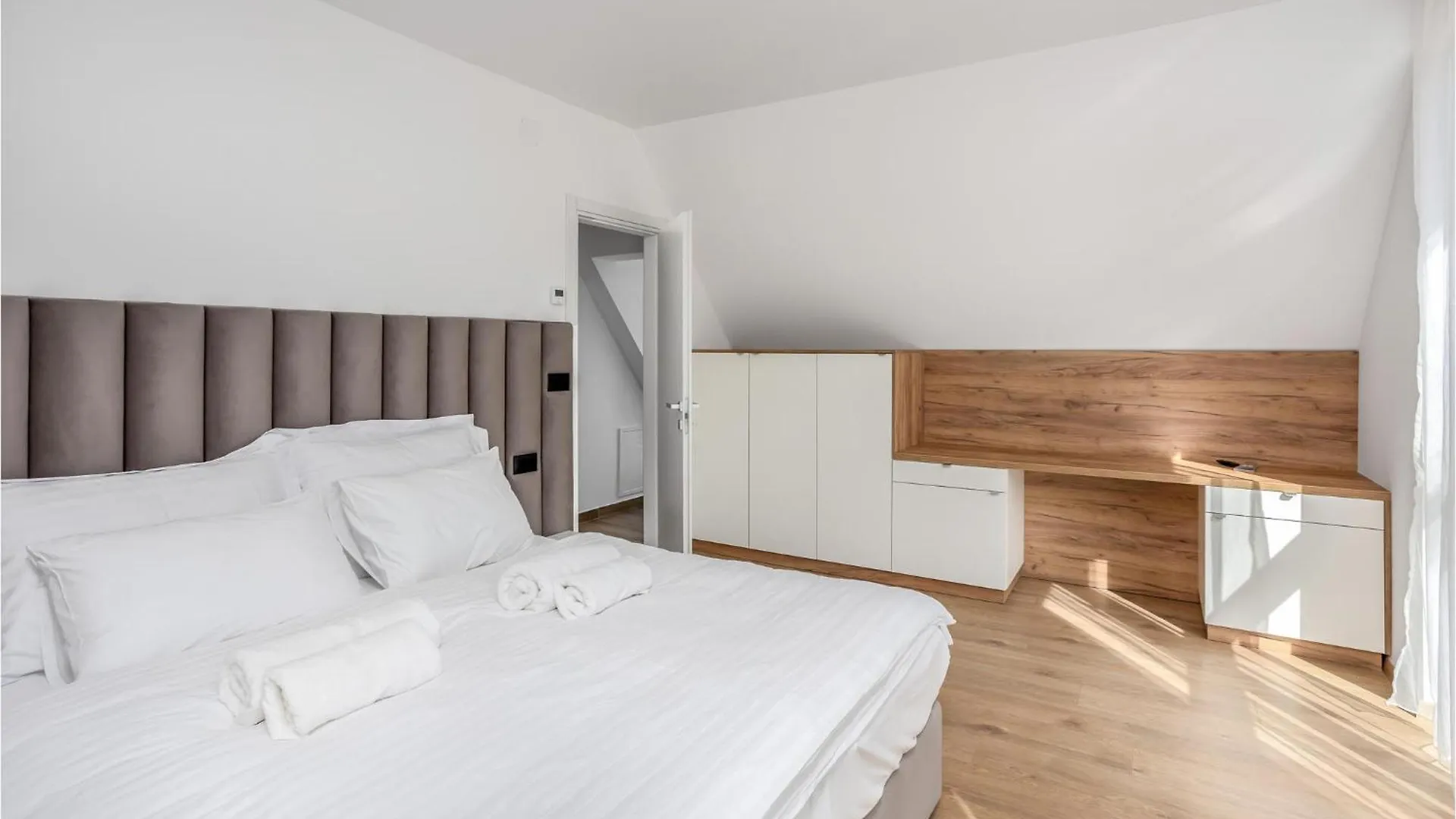 Awesome Home In Stari Laz With Kitchen Holiday home