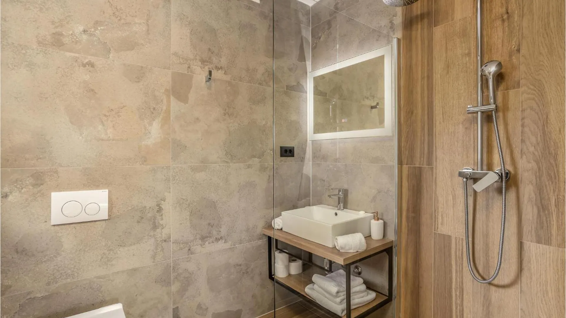 Awesome Home In Stari Laz With Kitchen